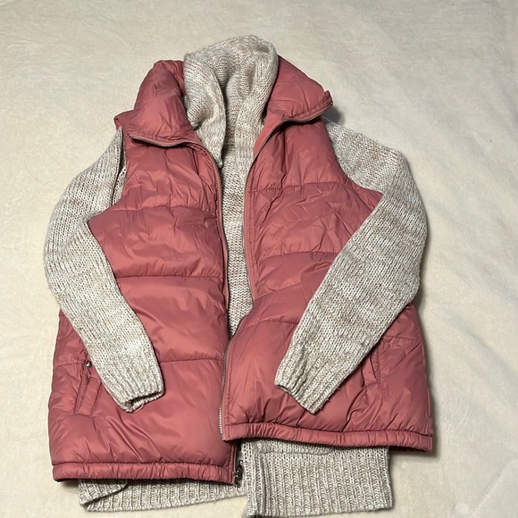 Old Navy Jackets & Blazers - Old Navy puffer vest dusty pink
